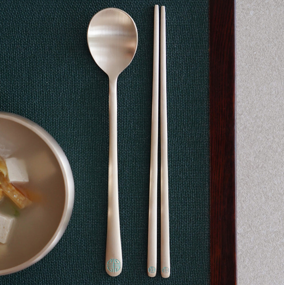NOTDAM Bangjja Yugi Korean Flatware Set for 2 – Yeonriji Spoon & Chopstick Couple Set