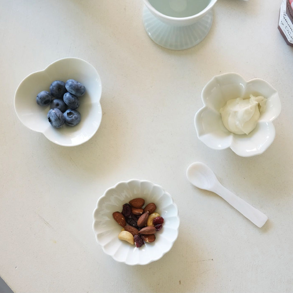 MUJAGI Korean ceramic dinnerware 3-Piece Flower Sauce Dish Set