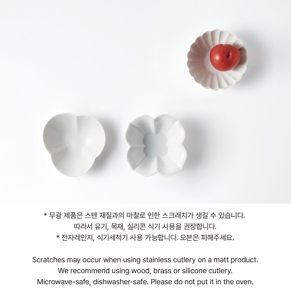 MUJAGI Korean ceramic dinnerware 3-Piece Flower Sauce Dish Set