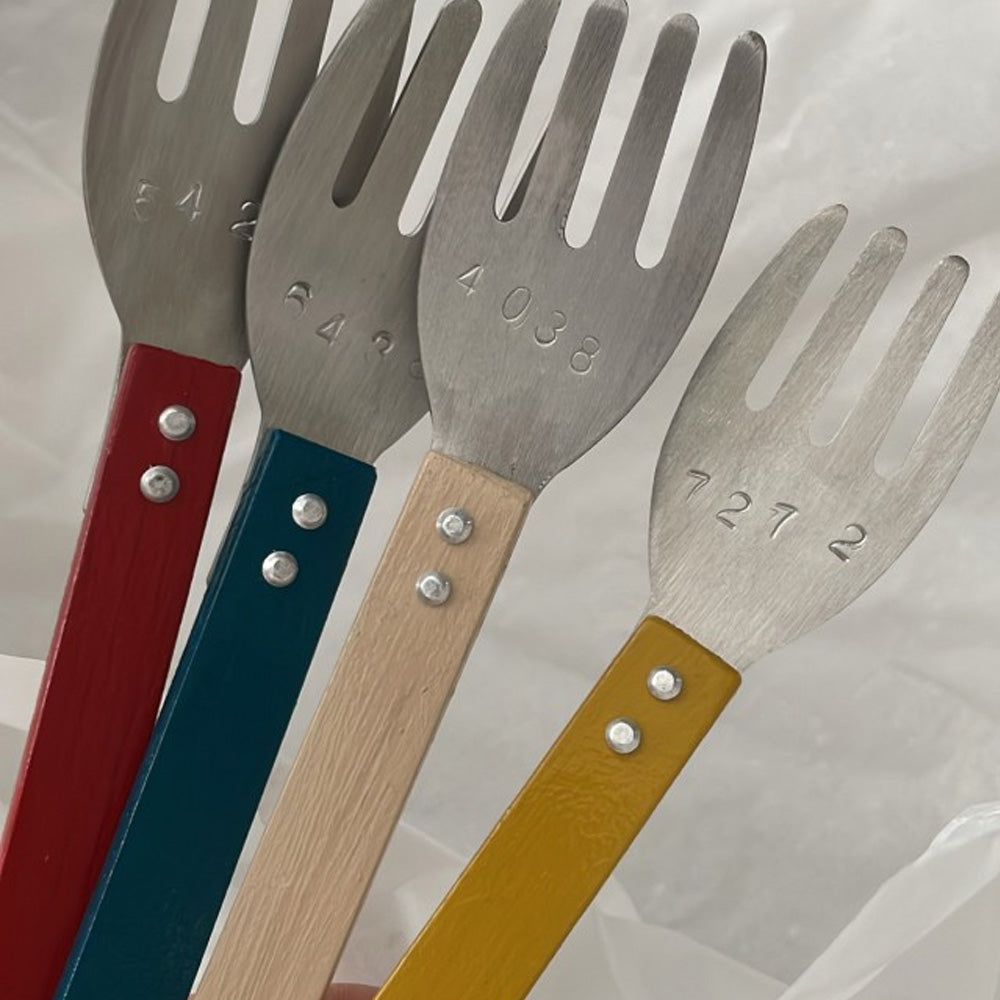 Handmade Korean Utensil by Soung chul Park – Lacquered Wooden Fork from Cho Eun Sook Gallery