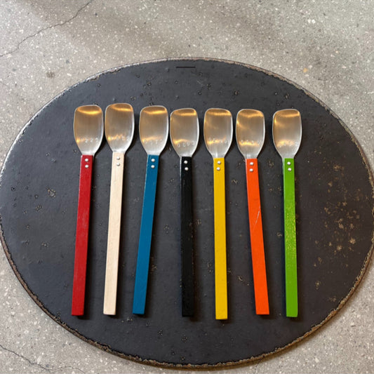 Handmade Korean Utensil by Soungchul Park – Lacquered Wooden Spoon from Cho Eun Sook Gallery